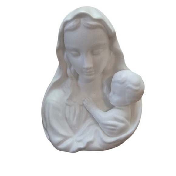Inarco Other - Vintage INARCO 1963 Madonna and Child Religious Figurine Planter E-322‎